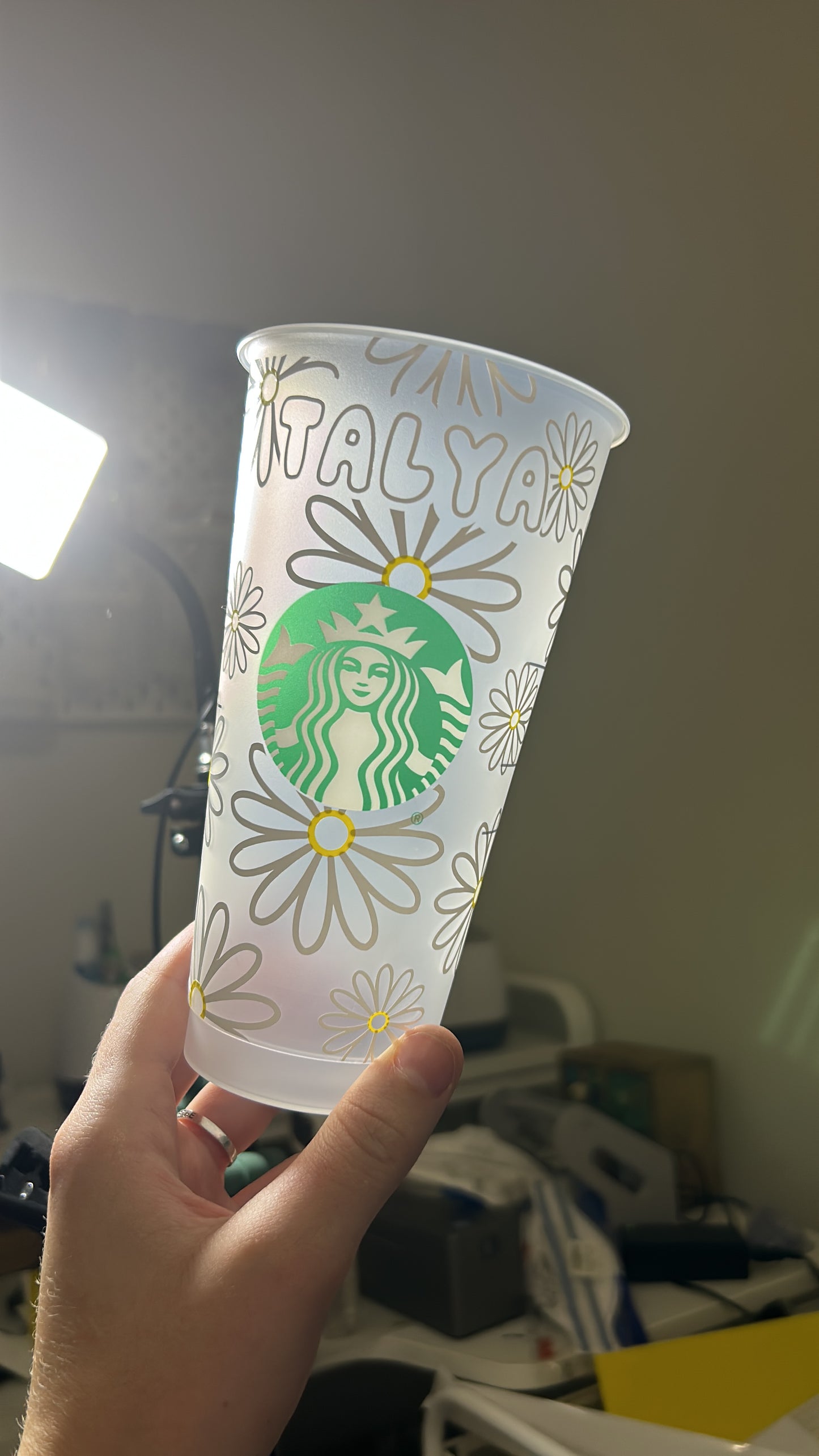 Starbucks cup - leaves